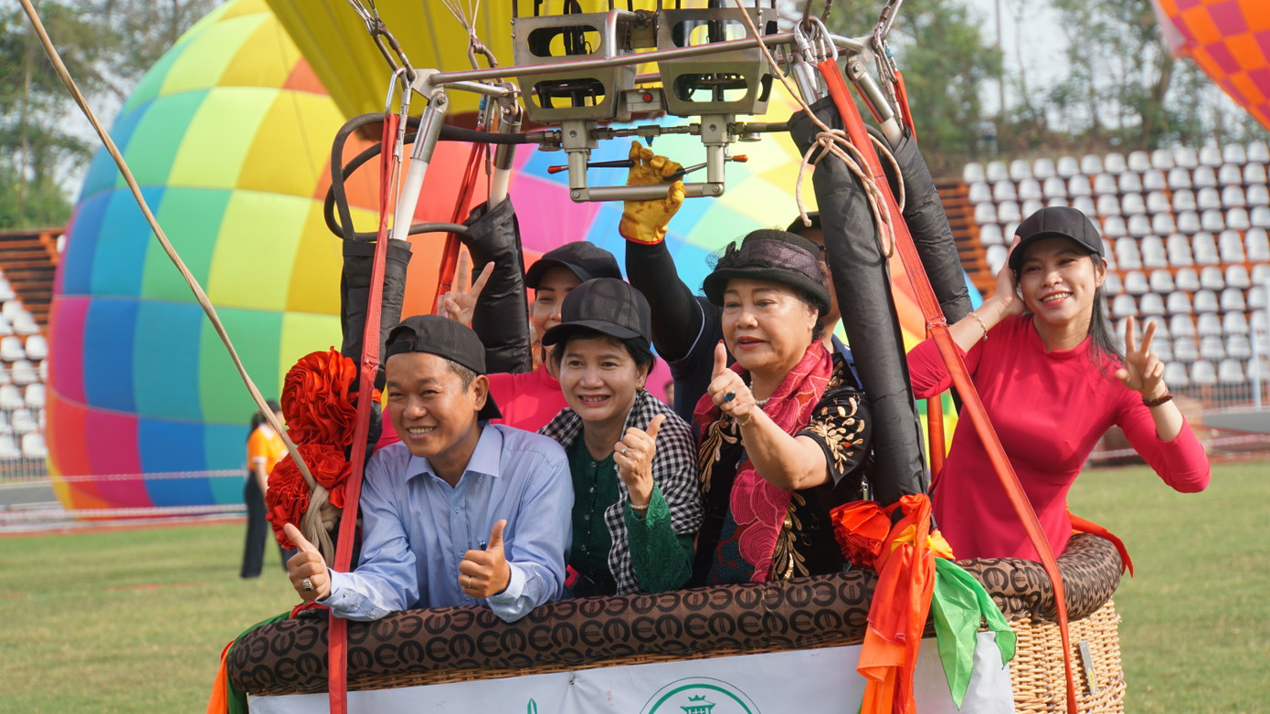 Ông Trương Công Quốc Việt, Phó giám đốc Sở VH-TD&amp;DL thành phố Cần Thơ cho biết, đây là sự kiện văn hóa điểm nhấn nhằm chào mừng các ngày lễ, kỷ niệm của đất nước; đồng thời, mang đến những sắc màu hiện đại, hòa nhịp tích cực vào không khí sôi động, đầy sức sống trong khuôn khổ các sự kiện lễ hội của thành phố. Qua đó, góp phần tăng tốc và phát triển du lịch thành phố Cần Thơ, khẳng định vị thế một thành phố trẻ trung, năng động luôn chủ động vươn mình nắm bắt xu hướng hiện đại. Ảnh: An Bình.