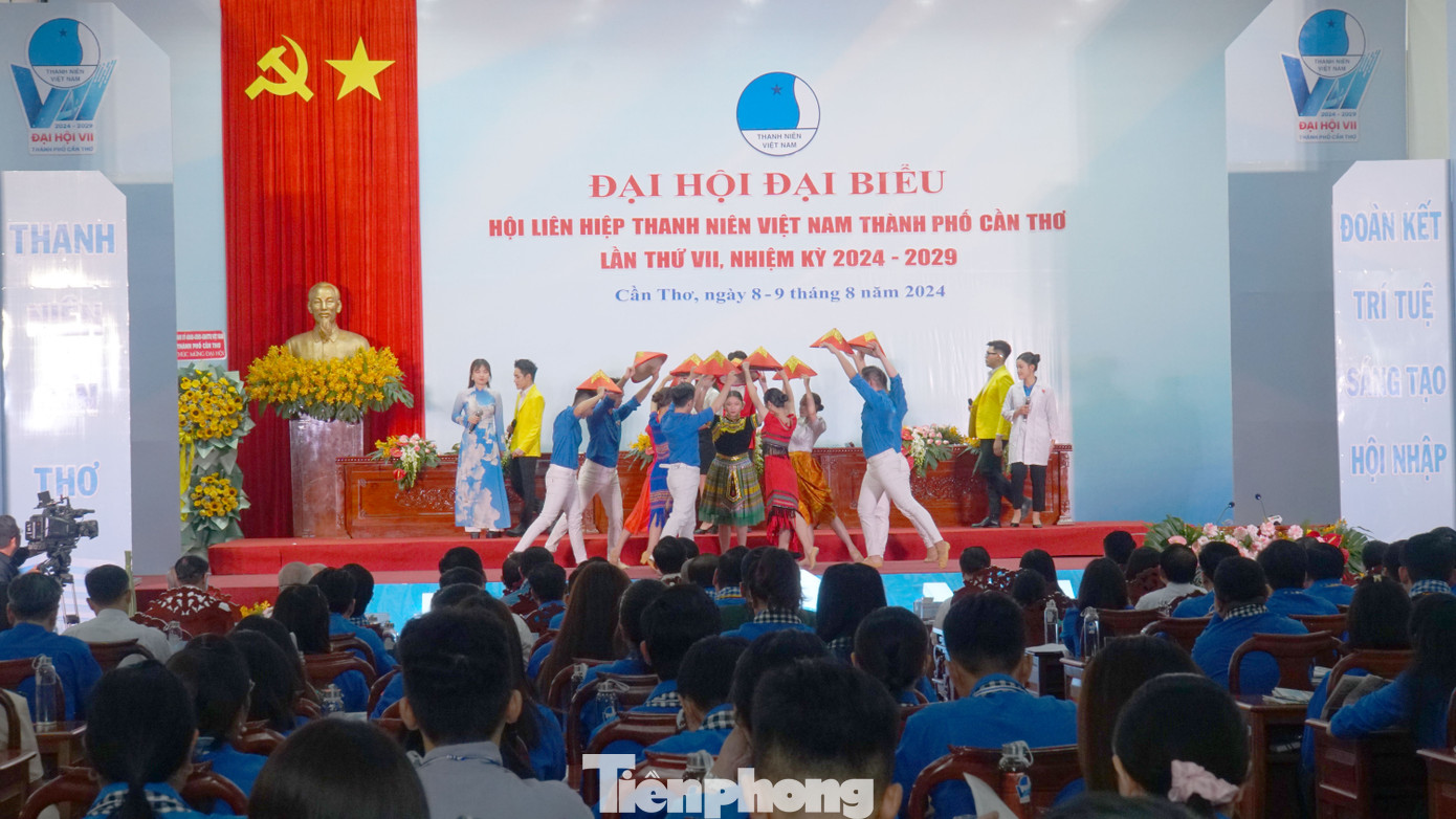 Văn nghệ chào mừng