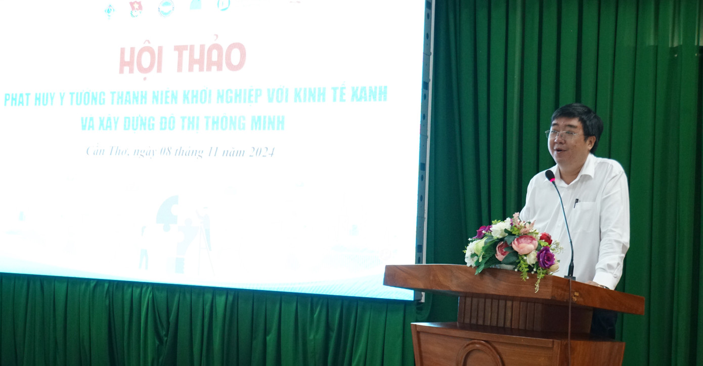 TS. Nguyễn Minh Thông, Chủ nhiệm CLB Trí thức trẻ tình nguyện thành phố Cần Thơ phát biểu. Ảnh: Hòa Hội