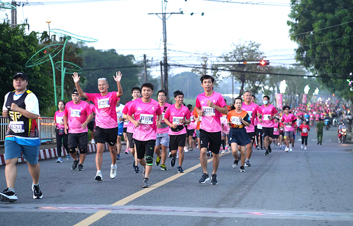 Các vận động viên tham dự giải Marathon Đất Sen hồng năm 2022.