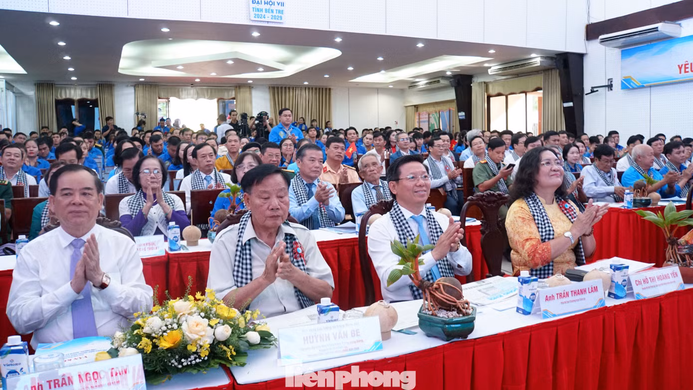 Lãnh đạo tỉnh Bến Tre tham dự đại hội. Ảnh: Hòa Hội