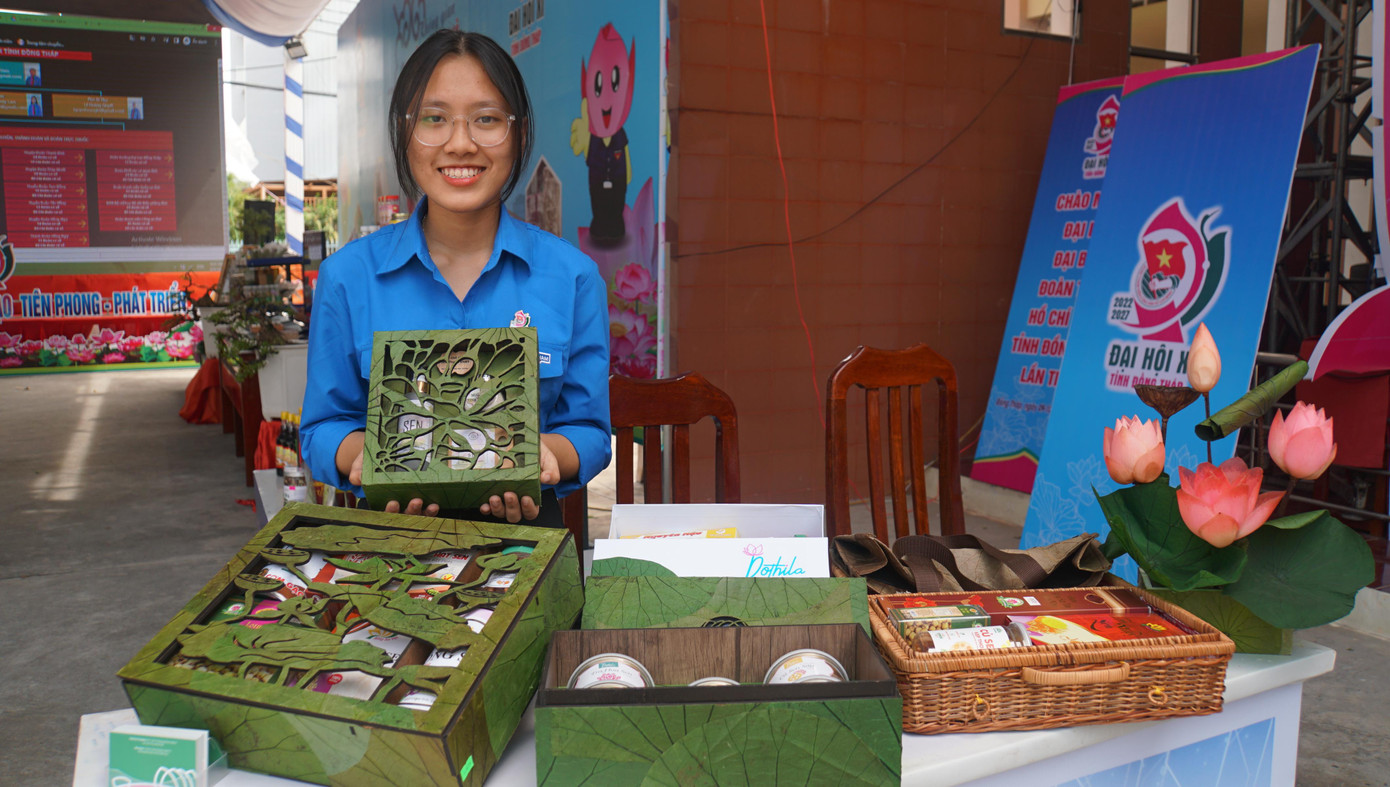 Sản phẩm sen Đồng Tháp trưng bày tại Đại hội