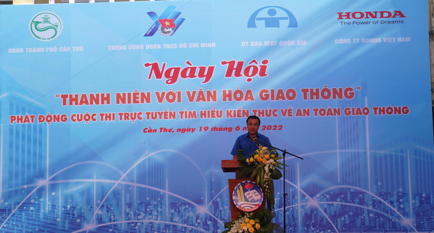 Anh Nguyễn Hải Minh, Ủy viên Ban Thường vụ Trung ương Đoàn, Phó Chủ tịch thường trực Trung ương Hội LHTN Việt Nam phát biểu. Anh Nguyễn Hải Minh, Ủy viên Ban Thường vụ Trung ương Đoàn, Phó Chủ tịch thường trực Trung ương Hội LHTN Việt Nam phát biểu.