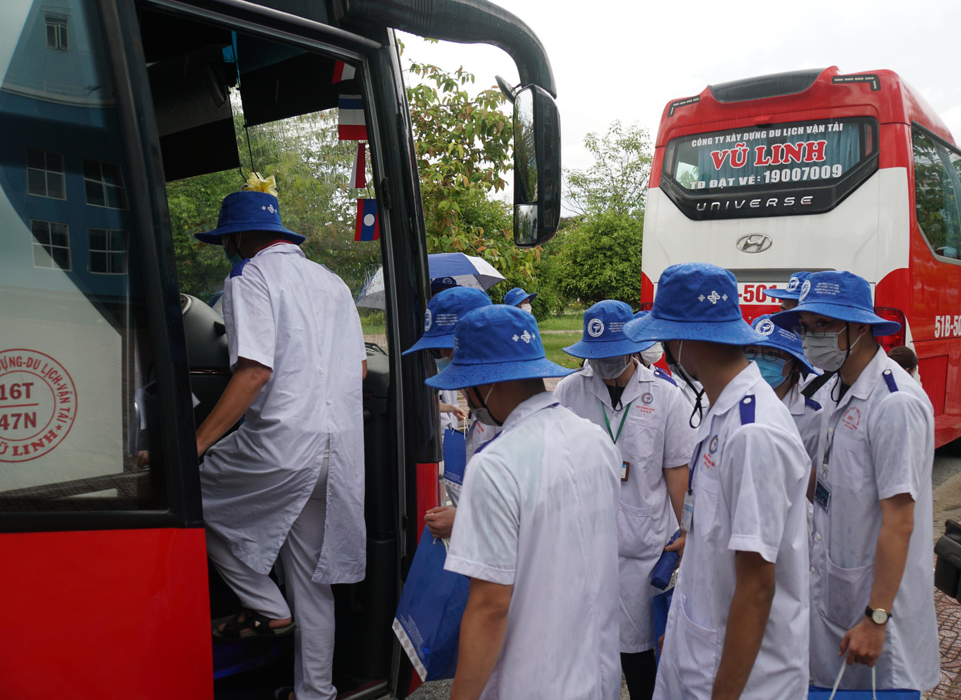 Trước tình hình diễn biến phức tạp của dịch bệnh COVID - 19, UBND thành phố Cần Thơ giao cho Thành đoàn Cần Thơ phối hợp với Trường Đại học Y Dược Cần Thơ vận động sinh viên chuyên ngành y học, sức khỏe tình nguyện tham gia Đội hình “Truy vết và lấy mẫu xét nghiệm cộng đồng” tại các tỉnh, thành khu vực Đồng bằng Sông Cửu Long.