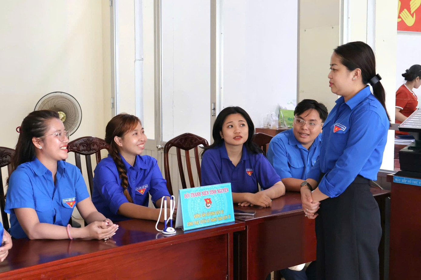 Chị Lư Thị Ngọc Anh - Bí thư Thành Đoàn Cần Thơ cho biết, mô hình đoàn viên hỗ trợ dịch vụ công là một hoạt động của Đoàn Thanh niên nhằm giúp người dân, đặc biệt là thanh niên, tiếp cận và sử dụng hiệu quả các dịch vụ công trực tuyến.