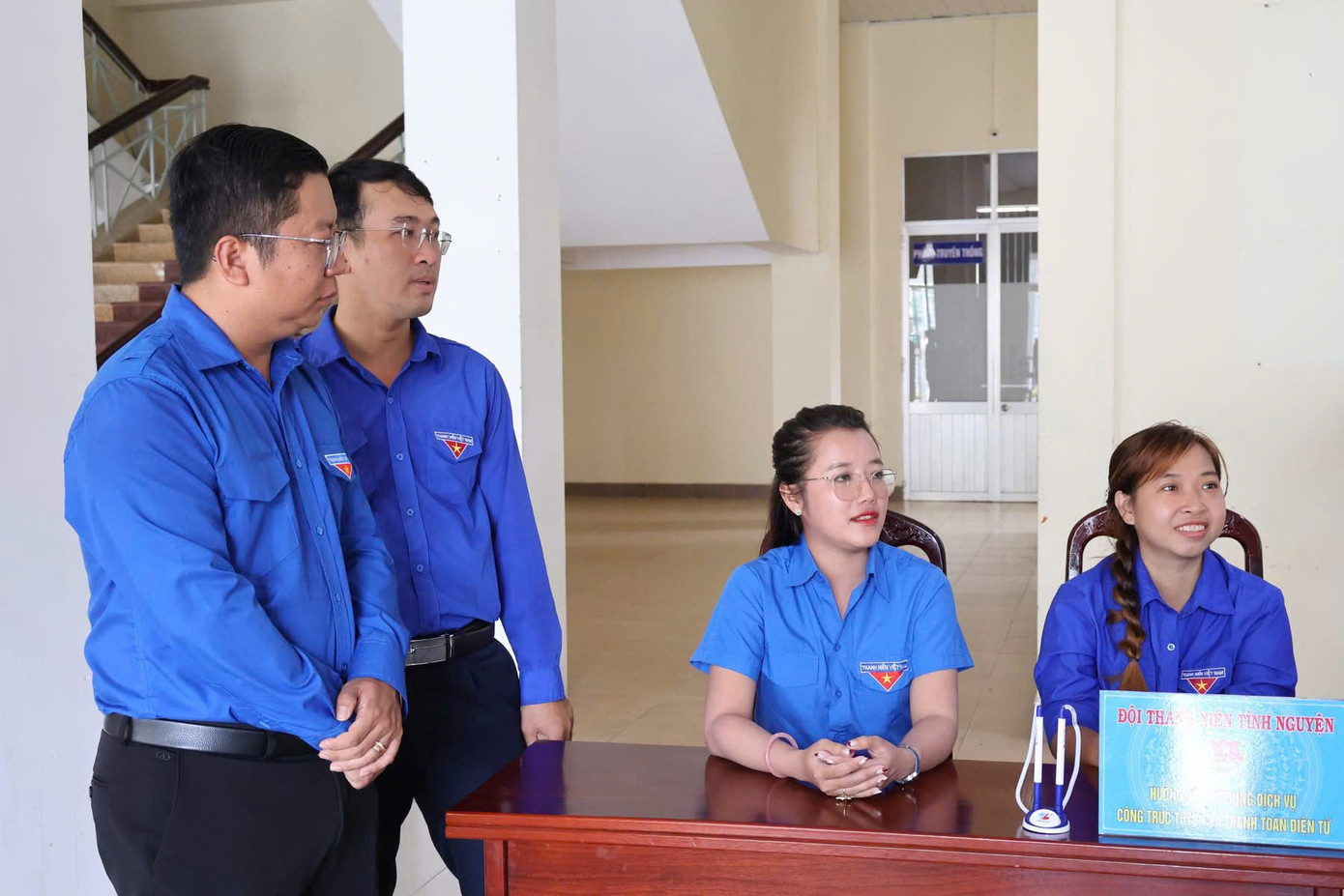 Thành Đoàn Cần Thơ đã thành lập đội thanh niên tình nguyện cấp thành phố, xây dựng và ban hành quy chế hoạt động cụ thể của đội hình; xây dựng lịch trực hàng ngày, tuần, tháng và các bảng biểu thống kê kết quả số lượt người dân được tuyên truyền, hướng dẫn hỗ trợ về dịch vụ công trực tuyến mức độ 3, 4.