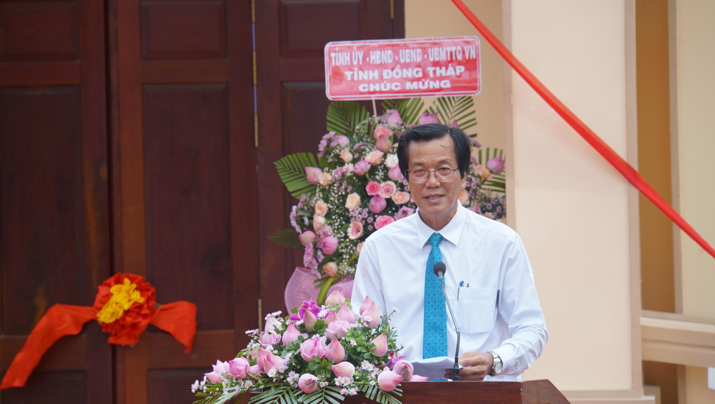 Ông Nguyễn Ngọc Thương, Giám đốc Sở VH&amp;TTDL Đồng Tháp cho biết, Nhà trưng bày “Chủ tịch Hồ Chí Minh với Cách mạng Việt Nam” được khánh thành và đưa vào sử dụng góp phần phục vụ tốt hơn nhu cầu tham quan, học tập, tìm hiểu, nghiên cứu về quê hương, gia đình, thời niên thiếu của Chủ tịch Hồ Chí Minh, về những cống hiến to lớn của Chủ tịch Hồ Chí Minh đối với cách mạng Việt Nam. Qua đó, góp phần tích cực tuyên truyền, giáo dục tư tưởng, đạo đức, phong cách Hồ Chí Minh, truyền thống lịch sử cách mạng, tinh thần yêu nước cho thế hệ trẻ. - Ảnh: - Hòa Hội