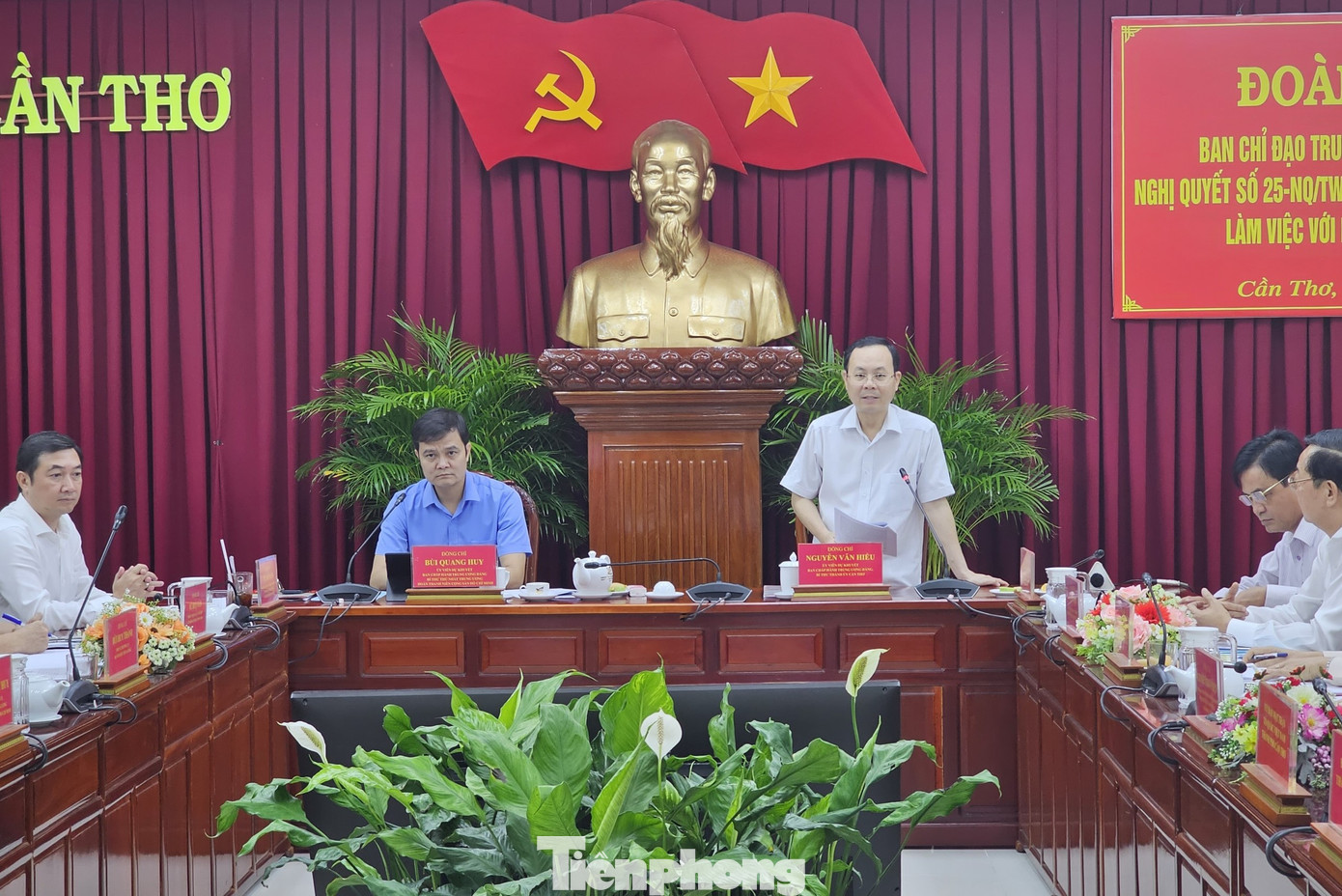 Ông Nguyễn Văn Hiếu - Bí thư Thành ủy Cần Thơ phát biểu tại buổi làm việc. Ảnh: Hòa Hội Ông Nguyễn Văn Hiếu - Bí thư Thành ủy Cần Thơ phát biểu tại buổi làm việc. Ảnh: Hòa Hội