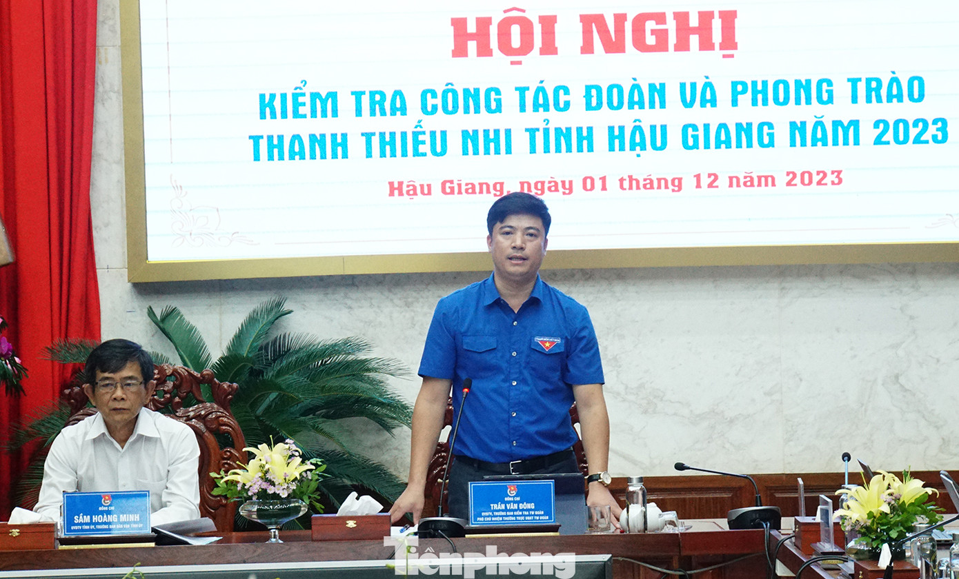 Anh Trần Văn Đông - Trưởng đoàn công tác T.Ư Đoàn phát biểu tại buổi làm việc. Ảnh: Hòa Hội Anh Trần Văn Đông - Trưởng đoàn công tác T.Ư Đoàn phát biểu tại buổi làm việc. Ảnh: Hòa Hội