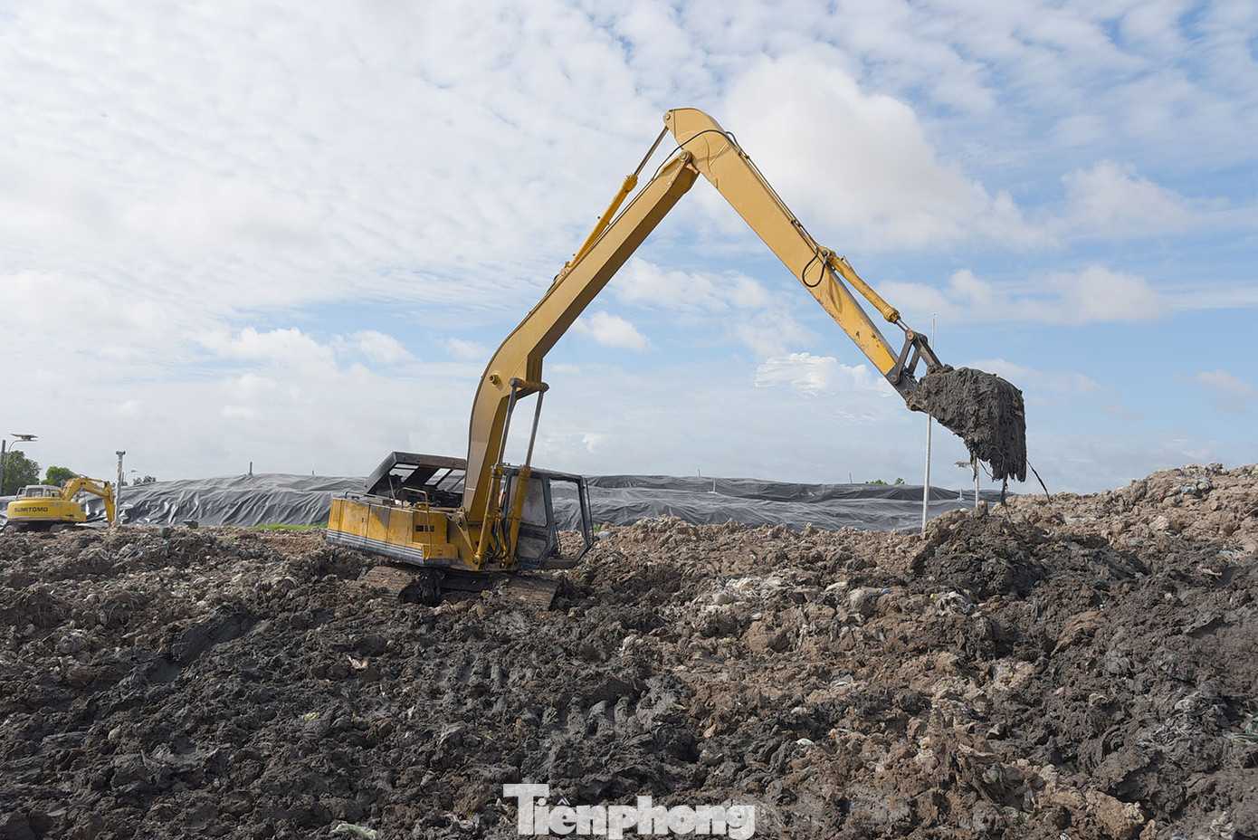 Đơn vị thi công khắc phục sự cố ô nhiễm môi trường tại bãi rác An Hiệp. Ảnh: Hoà Hội Đơn vị thi công khắc phục sự cố ô nhiễm môi trường tại bãi rác An Hiệp. Ảnh: Hoà Hội