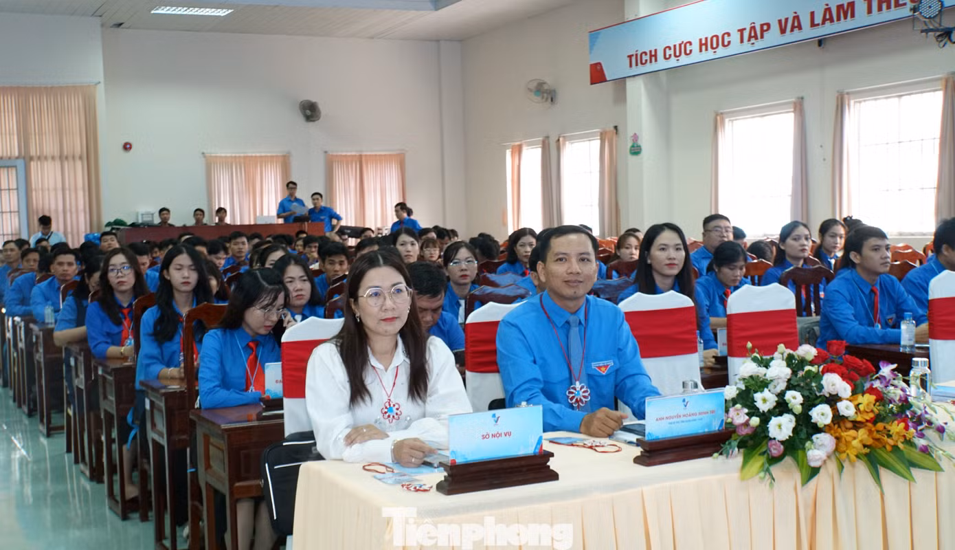 Lãnh đạo Tỉnh Đoàn, Sở Nội vụ tỉnh Đồng Tháp tham dự đại hội. Ảnh: Hòa Hội