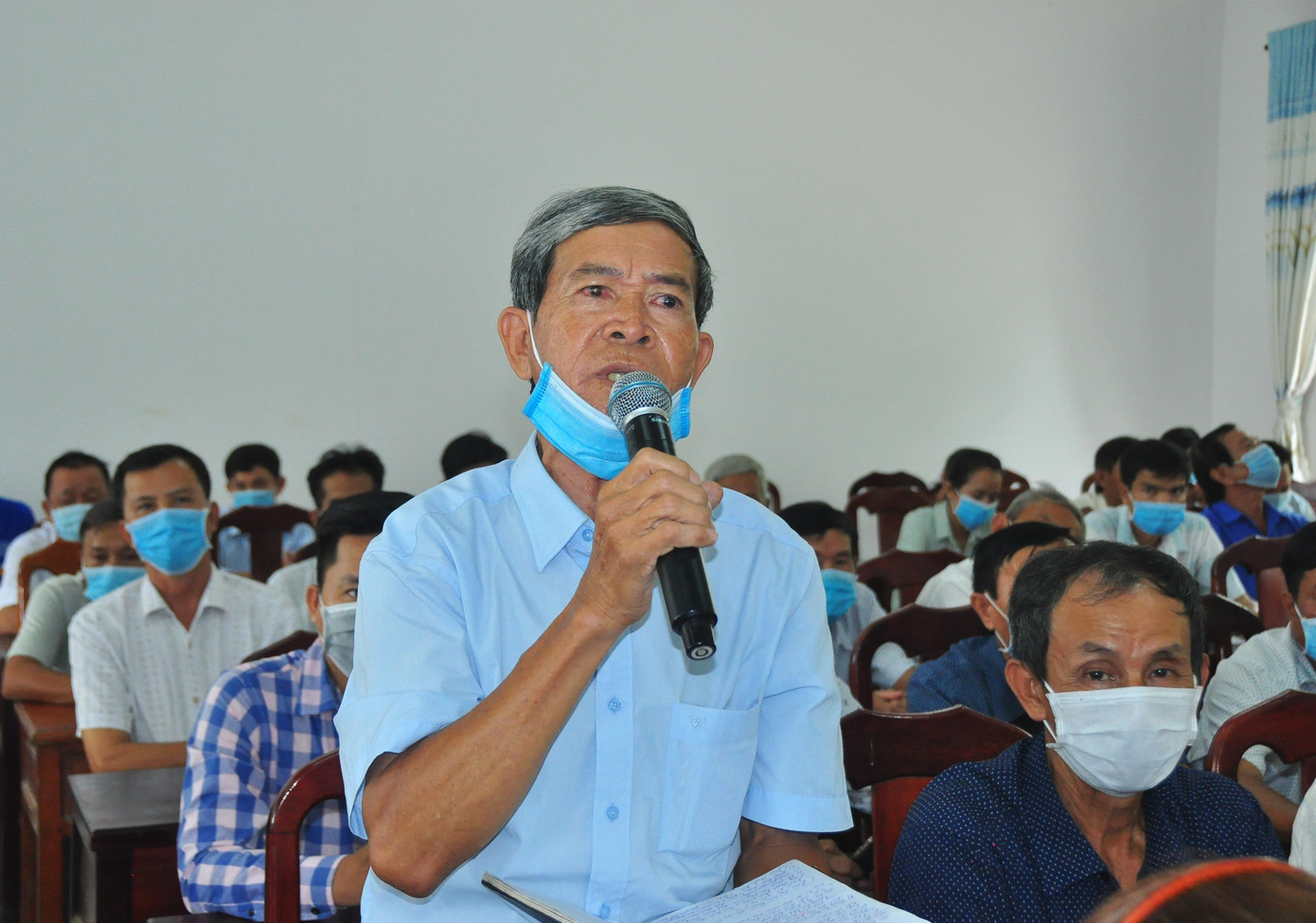 Cử tri huyện Cầu Kè phát biểu