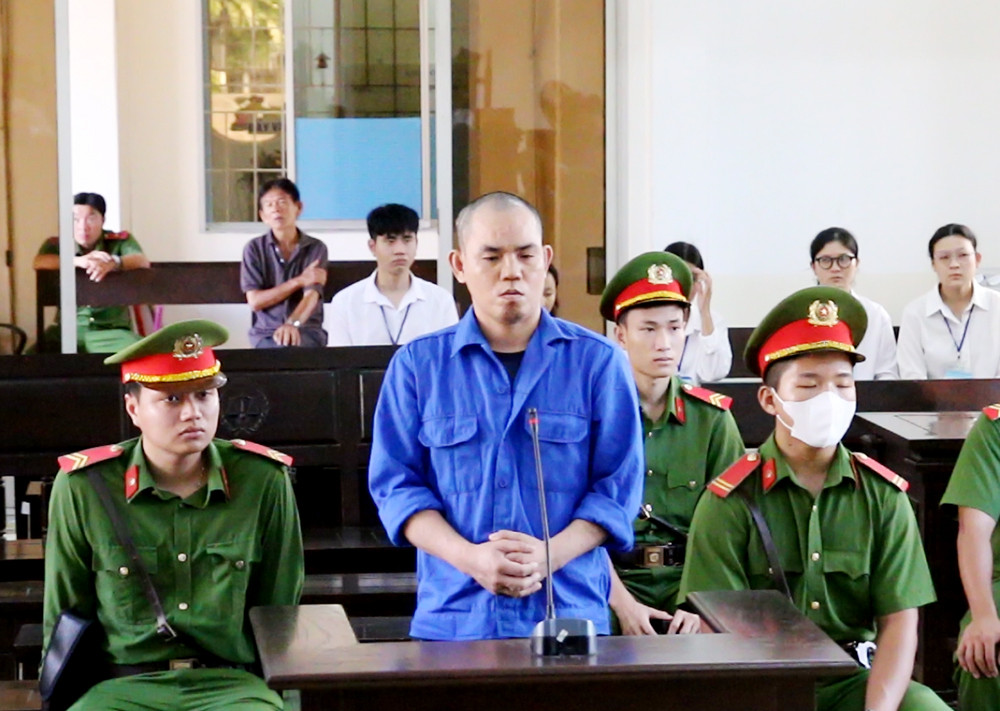 Trần Văn Nam tại phiên tòa. Trần Văn Nam tại phiên tòa.