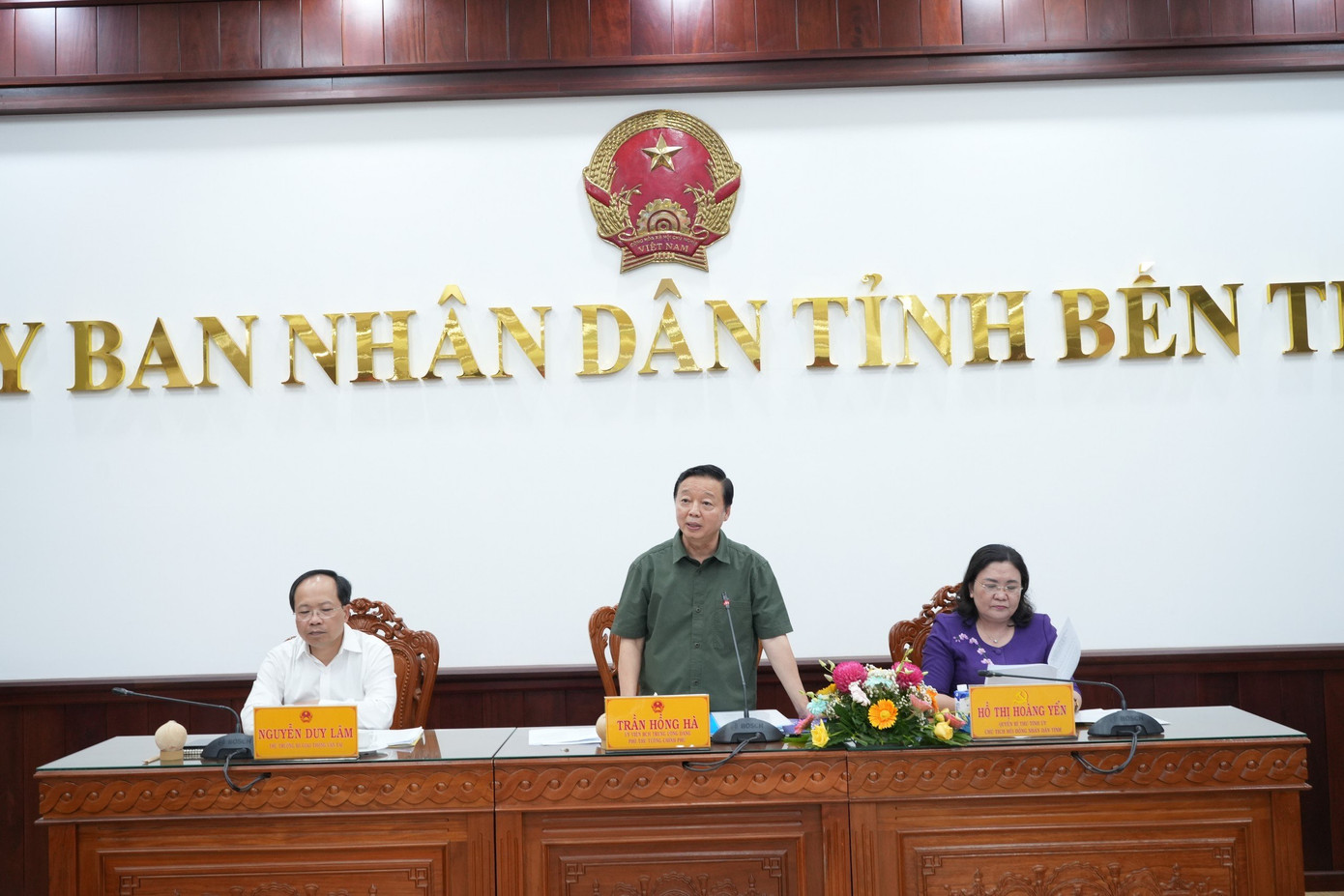 Phó Thủ tướng Trần Hồng Hà phát biểu tại buổi làm việc. Phó Thủ tướng Trần Hồng Hà phát biểu tại buổi làm việc.