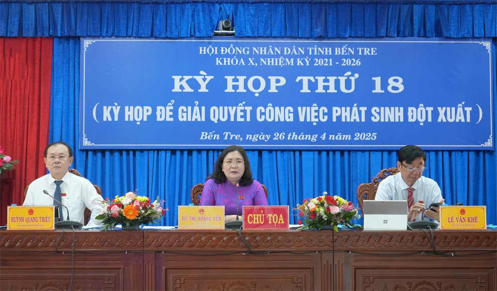 Bí thư Tỉnh ủy, Chủ tịch HĐND tỉnh Bến Tre - Hồ Thị Hoàng Yến chủ trì kỳ họp (Ảnh: Phương Thảo) Bí thư Tỉnh ủy, Chủ tịch HĐND tỉnh Bến Tre - Hồ Thị Hoàng Yến chủ trì kỳ họp (Ảnh: Phương Thảo)