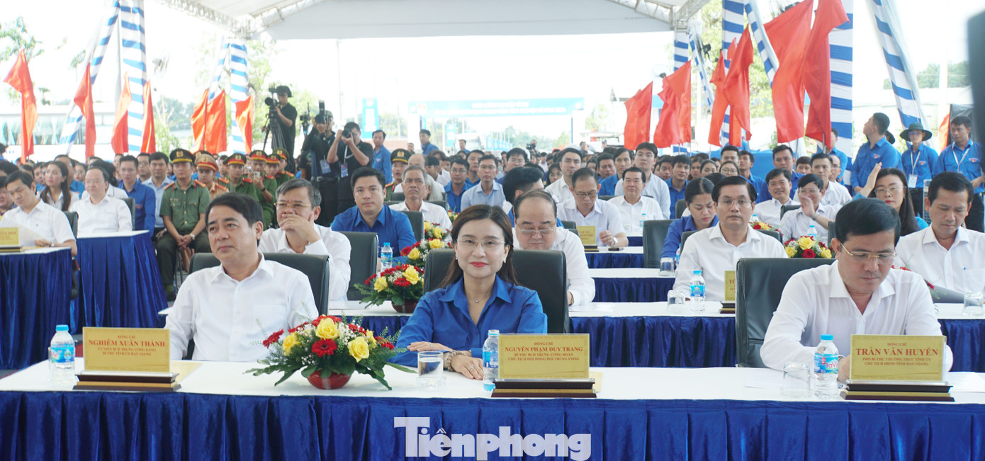 Chị Nguyễn Phạm Duy Trang - Bí thư Trung ương Đoàn tham dự lễ ra quân chiến dịch tình nguyện hè tại Hậu Giang. Ảnh: Hòa Hội Chị Nguyễn Phạm Duy Trang - Bí thư Trung ương Đoàn tham dự lễ ra quân chiến dịch tình nguyện hè tại Hậu Giang. Ảnh: Hòa Hội