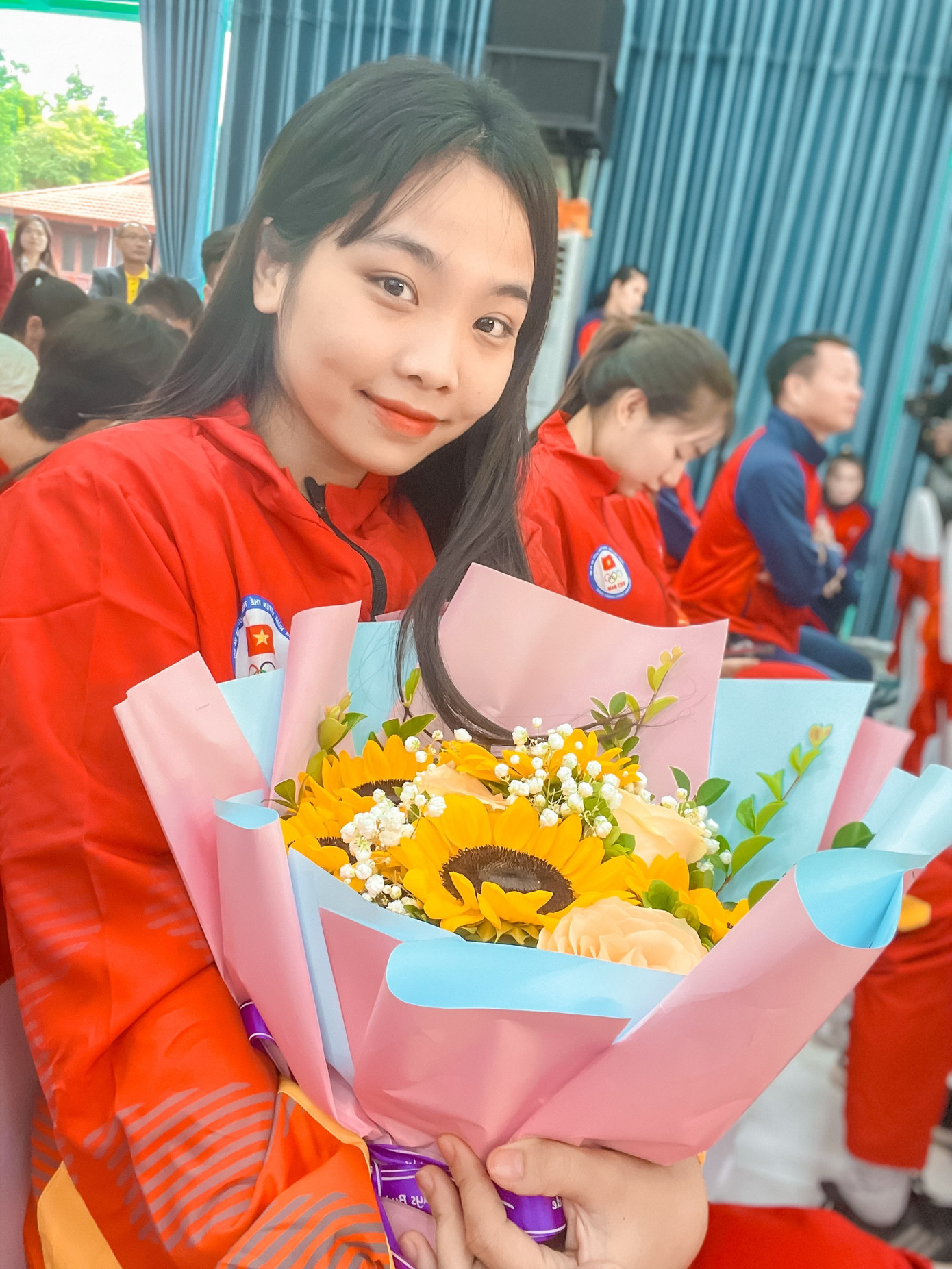 Hiện tại, ngoài việc học ở trường, Thảo Ngân còn tập luyện hằng ngày tại Trường Phổ thông năng khiếu, Huấn luyện và Thi đấu thể thao Đồng Tháp cùng huấn luyện viên và đồng đội. “Nghề này đòi hỏi tụi em phải tập luyện hằng ngày để duy trì phong độ”, Ngân bộc bạch.