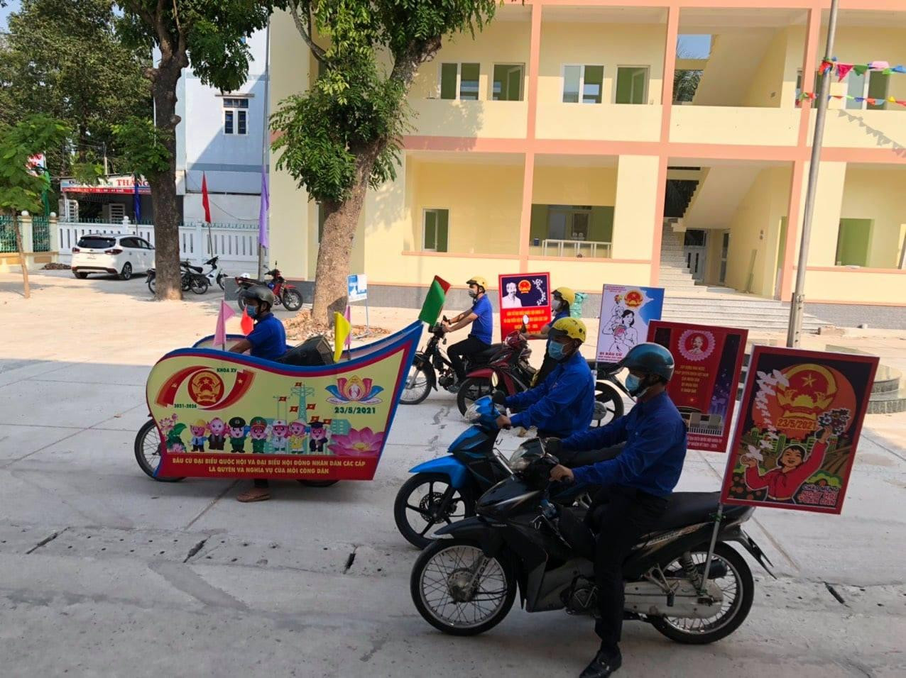 Trong thời gian tới, Ban Thường vụ Tỉnh đoàn tổ chức chương trình giao lưu giữa cử tri trẻ, đoàn viên thanh niên với lãnh đạo Ủy ban bầu cử tỉnh; tuyên truyền, vận động cử tri đi bầu cử vào ngày 23/5; tuyên truyền đấu tranh, phản bác thông tin, quan điểm sai trái, xuyên tạc phá hoại cuộc bầu cử, lợi dụng bầu cử để kích động, gây rối, chia rẽ khối đại đoàn kết toàn dân tộc, chống phá Đảng và Nhà nước.