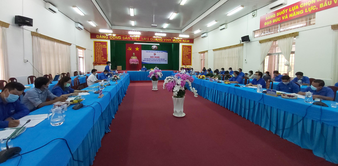 Quang cảnh buổi làm việc Quang cảnh buổi làm việc