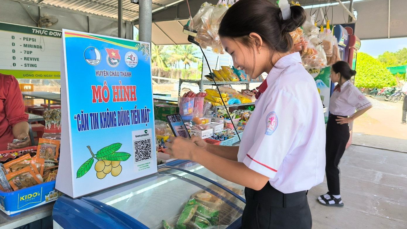 Mô hình “Căn tin không dùng tiền mặt”, đến nay, đã có 28 điểm căn tin tại các trường Trung học Phổ thông, căn tin các đơn vị, cơ quan tại huyện: Cao Lãnh, Lấp Vò, Lai Vung, Thanh Bình, Tam Nông, Châu Thành, Tân Hồng, Hồng Ngự, TP. Sa Đéc, TP. Cao Lãnh được Đoàn thanh niên và các Tổ thanh niên chuyển đổi số cộng đồng do Đoàn quản lý triển khai.