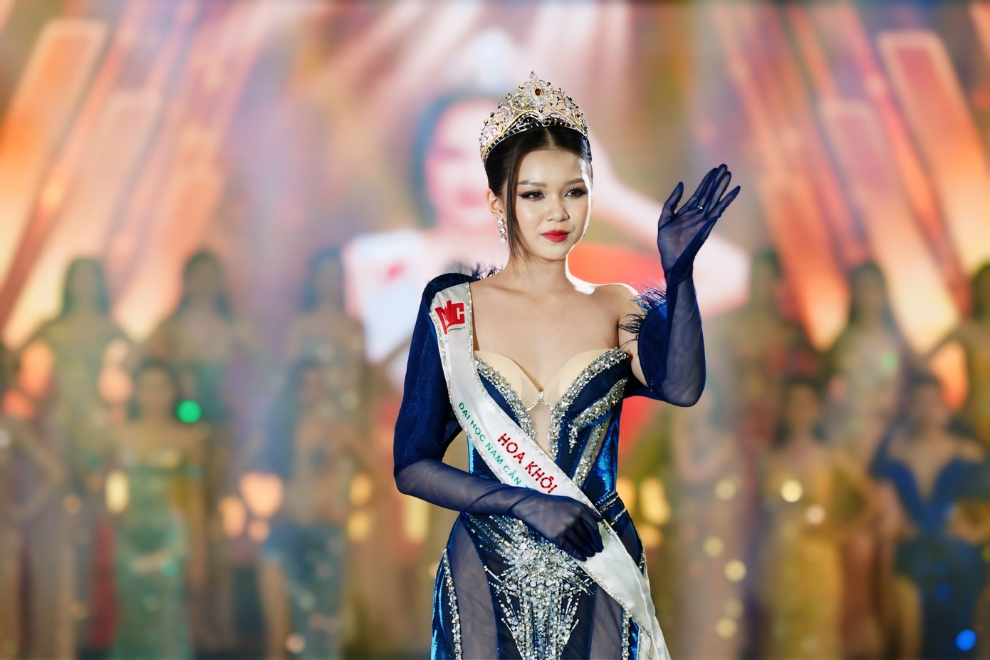 Hoa khôi Nguyễn Huỳnh Hải Lam Hoa khôi Nguyễn Huỳnh Hải Lam