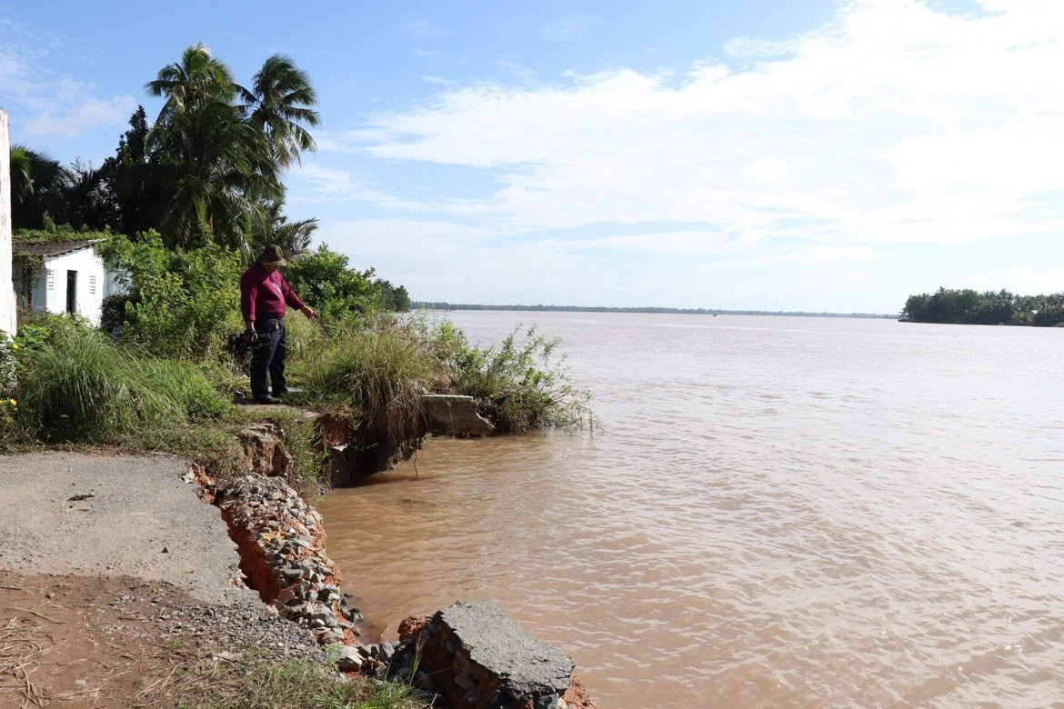 Sạt lở bờ sông Giao Hòa, huyện Châu Thành, tỉnh Bến Tre.