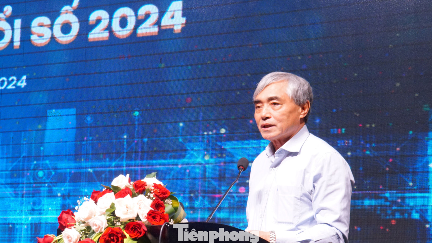 Ông Nguyễn Minh Hồng, Chủ tịch Hội Truyền thông số Việt Nam phát biểu tại hội thảo. Ảnh: Hòa Hội