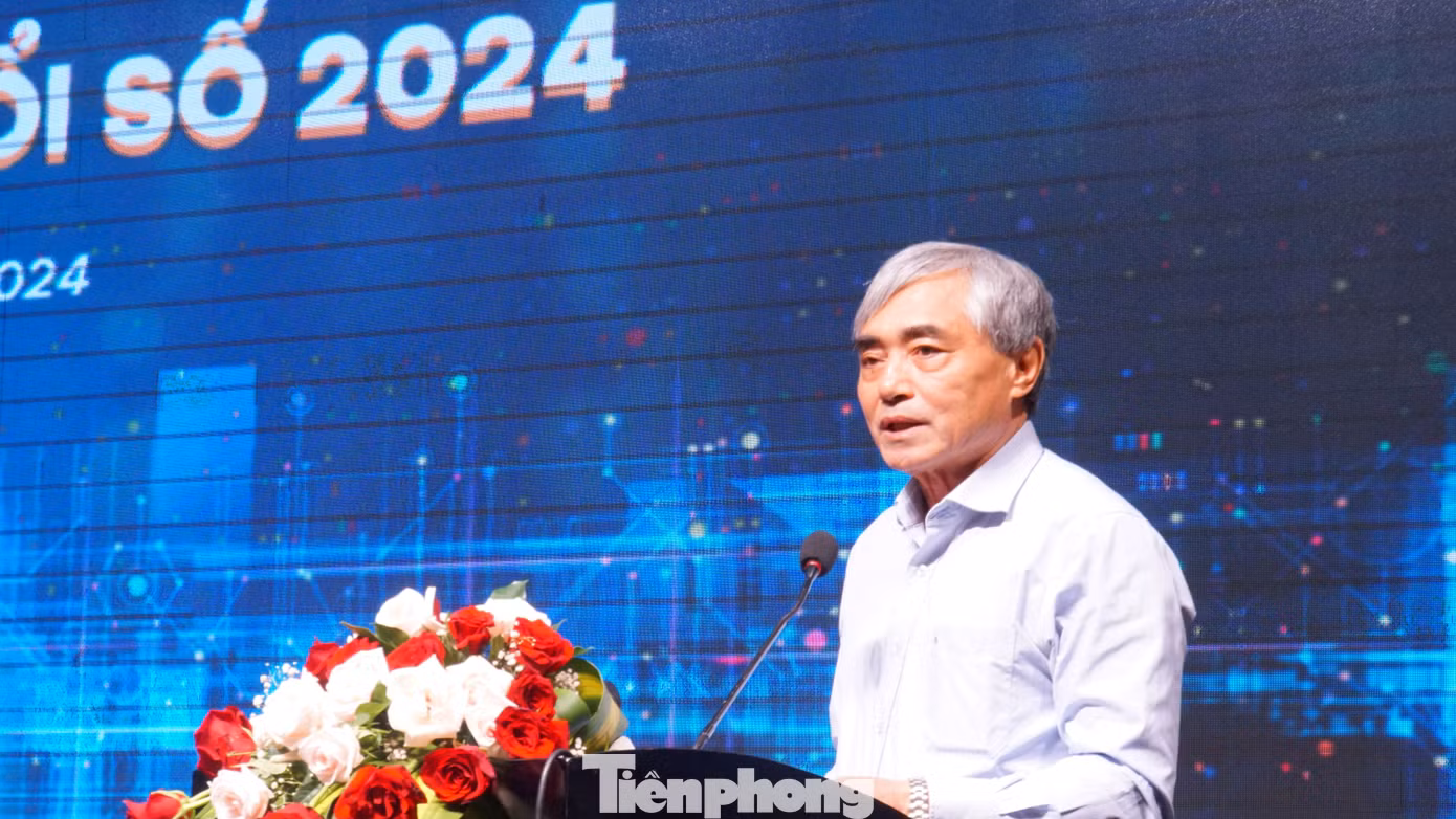 Ông Nguyễn Minh Hồng, Chủ tịch Hội Truyền thông số Việt Nam phát biểu tại hội thảo. Ảnh: Hòa Hội