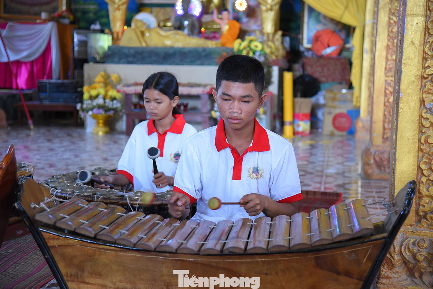 Dàn nhạc ngũ âm của người Khmer Nam bộ gồm có 7 nhạc cụ khi diễn tấu tạo ra năm âm thanh (Ngũ âm). Cụ thể là đồng, sắt, gỗ, da và hơi, thể hiện bằng 7 loại nhạc khí khác nhau. Ảnh: Hòa Hội.