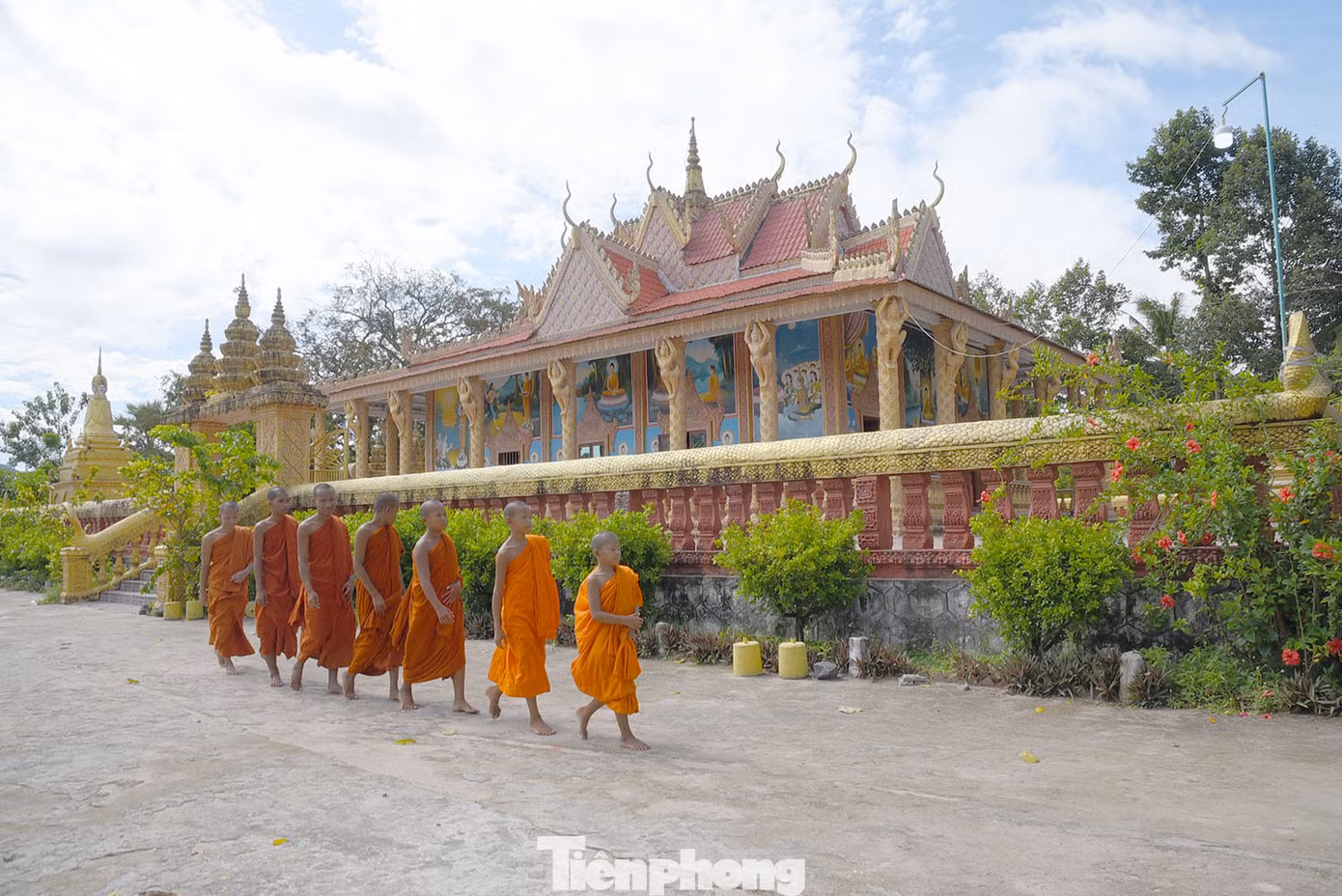 Chùa Tà Ngáo cách cửa khẩu quốc tế Tịnh Biên không xa, cách biên giới Campuchia chỉ vài cây số. Ảnh: Hòa Hội.