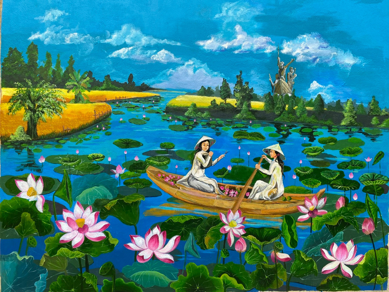 Bên cạnh đó, Sở GD&amp;ĐT Đồng Tháp còn tổ chức Hội thi Vẽ bích họa sen. Đến ngày 10/5, Ban Tổ chức chọn 140 tác phẩm tốt nhất được các huyện, thành phố đăng ký tham dự hội thi. Trong đó, 28 trường Mầm non, 42 trường Tiểu học, 41 trường THCS, 29 trường THPT và Trung tâm giáo dục thường xuyên để tham dự Hội thi Vẽ bích họa sen. Ban Chấm thi tổ chức chấm 2 vòng, dự kiến tổng kết, trao giải ngày 17/5.