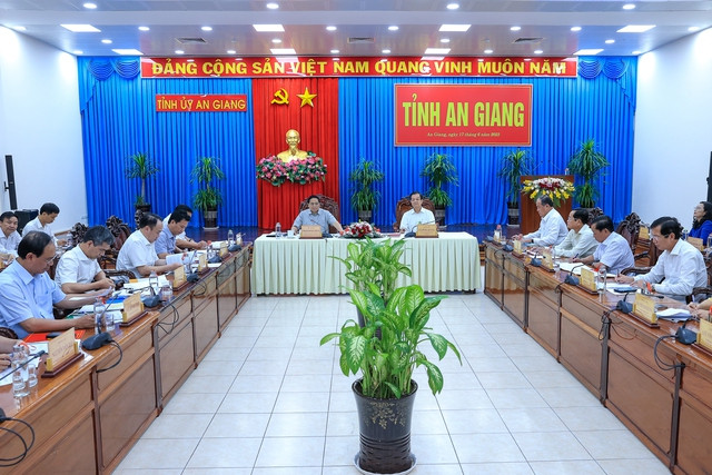 Quang cảnh buổi làm việc. Ảnh: VGP.