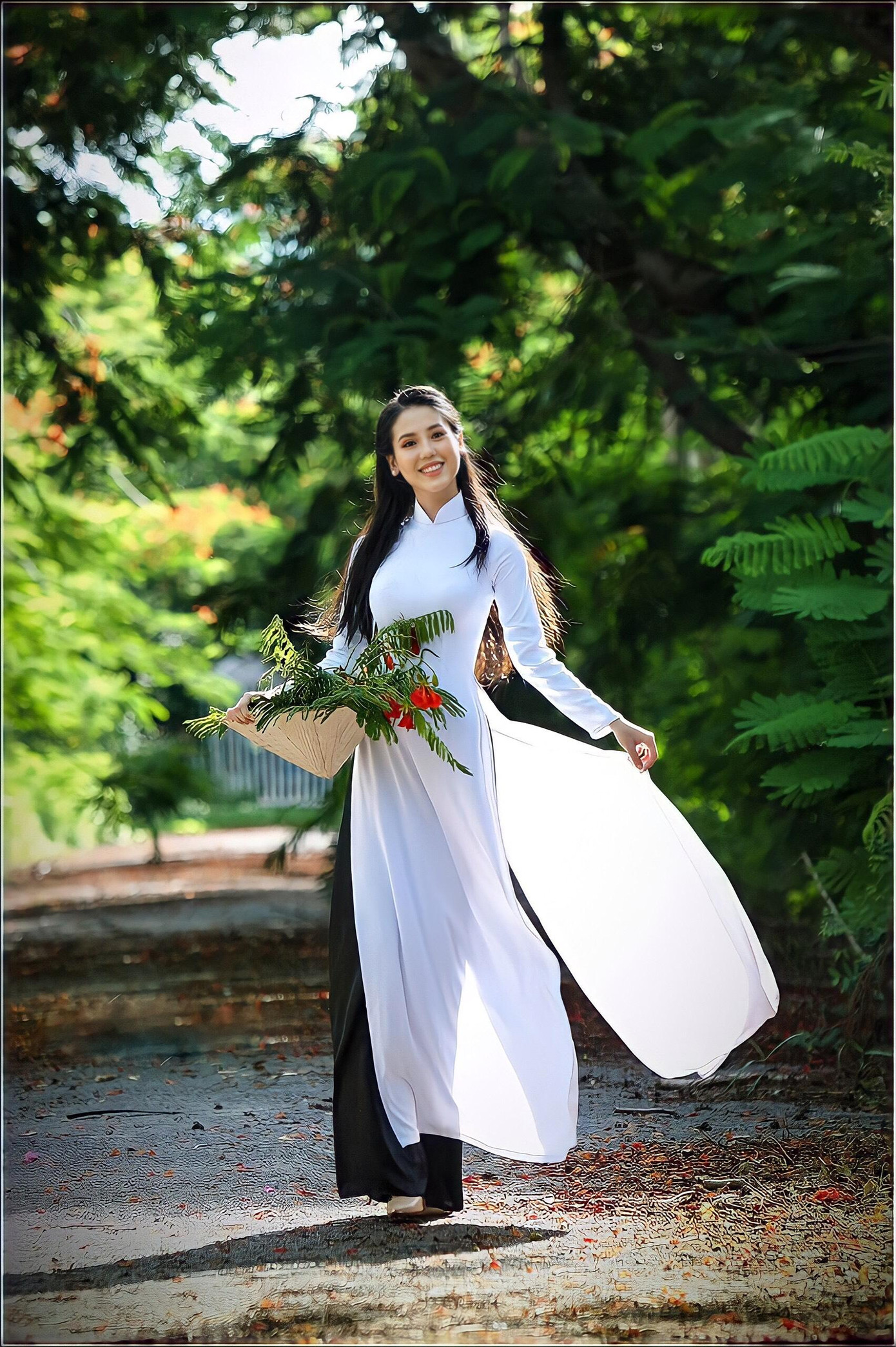 Nữ sinh Kiên Giang dịu dàng thướt tha trong tà áo dài trắng