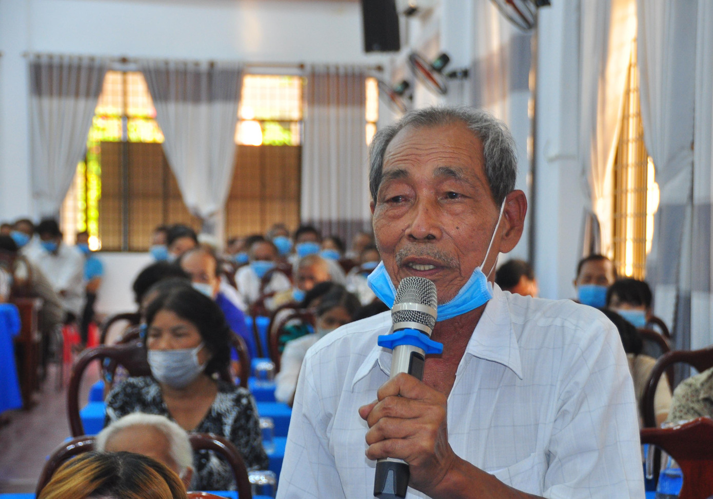 Cử tri phát biểu Cử tri phát biểu