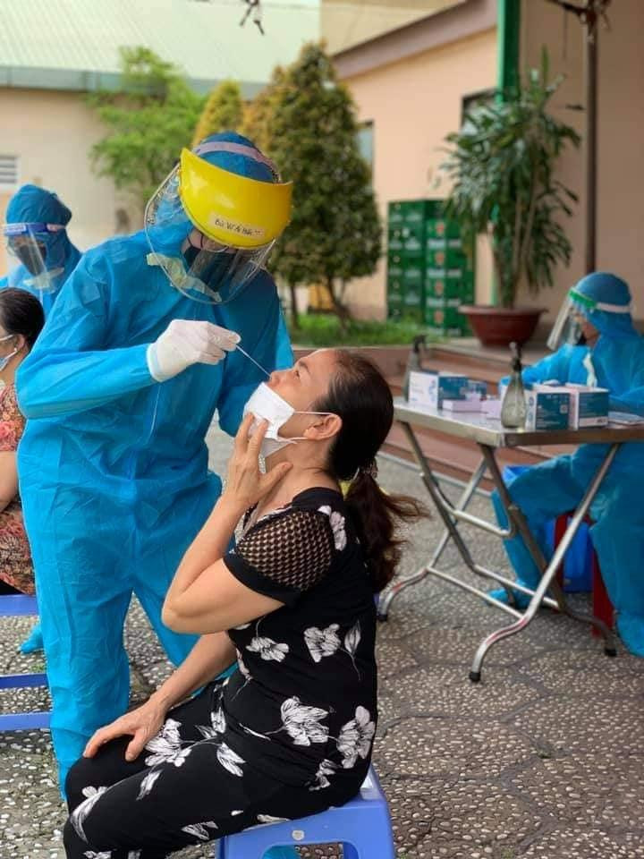 Trong ngày đầu ra quân, các đội hình đã thực hiện truy vết và lấy mẫu cộng đồng cho 62.996 người dân, góp phần thúc đẩy nhanh quá trình mở rộng vùng xanh, đảm bảo đời sống cho người dân tại thành phố Cần Thơ sớm trở lại cuộc sống bình thường. Trong ngày đầu ra quân, các đội hình đã thực hiện truy vết và lấy mẫu cộng đồng cho 62.996 người dân, góp phần thúc đẩy nhanh quá trình mở rộng vùng xanh, đảm bảo đời sống cho người dân tại thành phố Cần Thơ sớm trở lại cuộc sống bình thường.