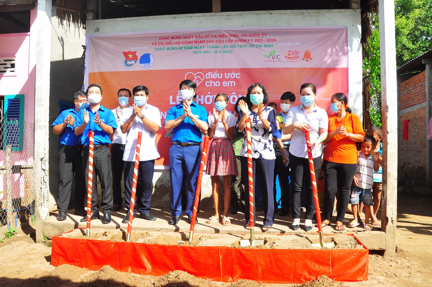 Khởi công nhà tình thương cho gia đình em Tiên