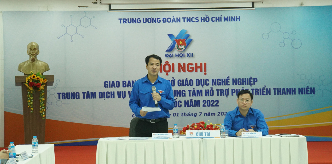 Bí Thư Trung ương Đoàn Ngô Văn Cương phát biểu Bí Thư Trung ương Đoàn Ngô Văn Cương phát biểu