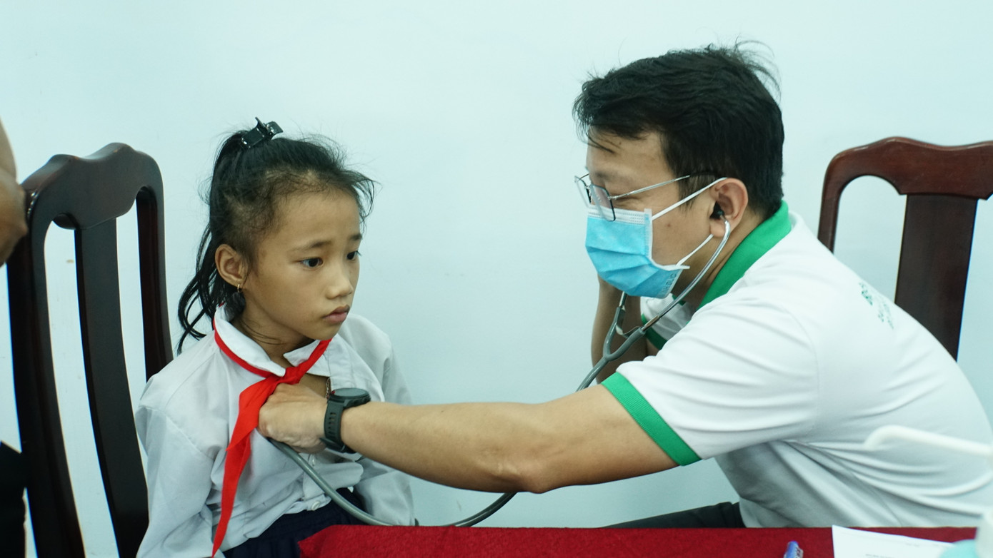 Chăm sóc sức khỏe cho thiếu nhi