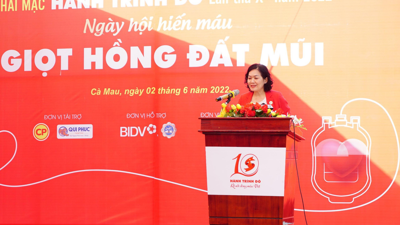 Bà Bùi Thị Hòa, Chủ tịch Trung ương Hội Chữ thập Đỏ Việt Nam phát biểu Bà Bùi Thị Hòa, Chủ tịch Trung ương Hội Chữ thập Đỏ Việt Nam phát biểu