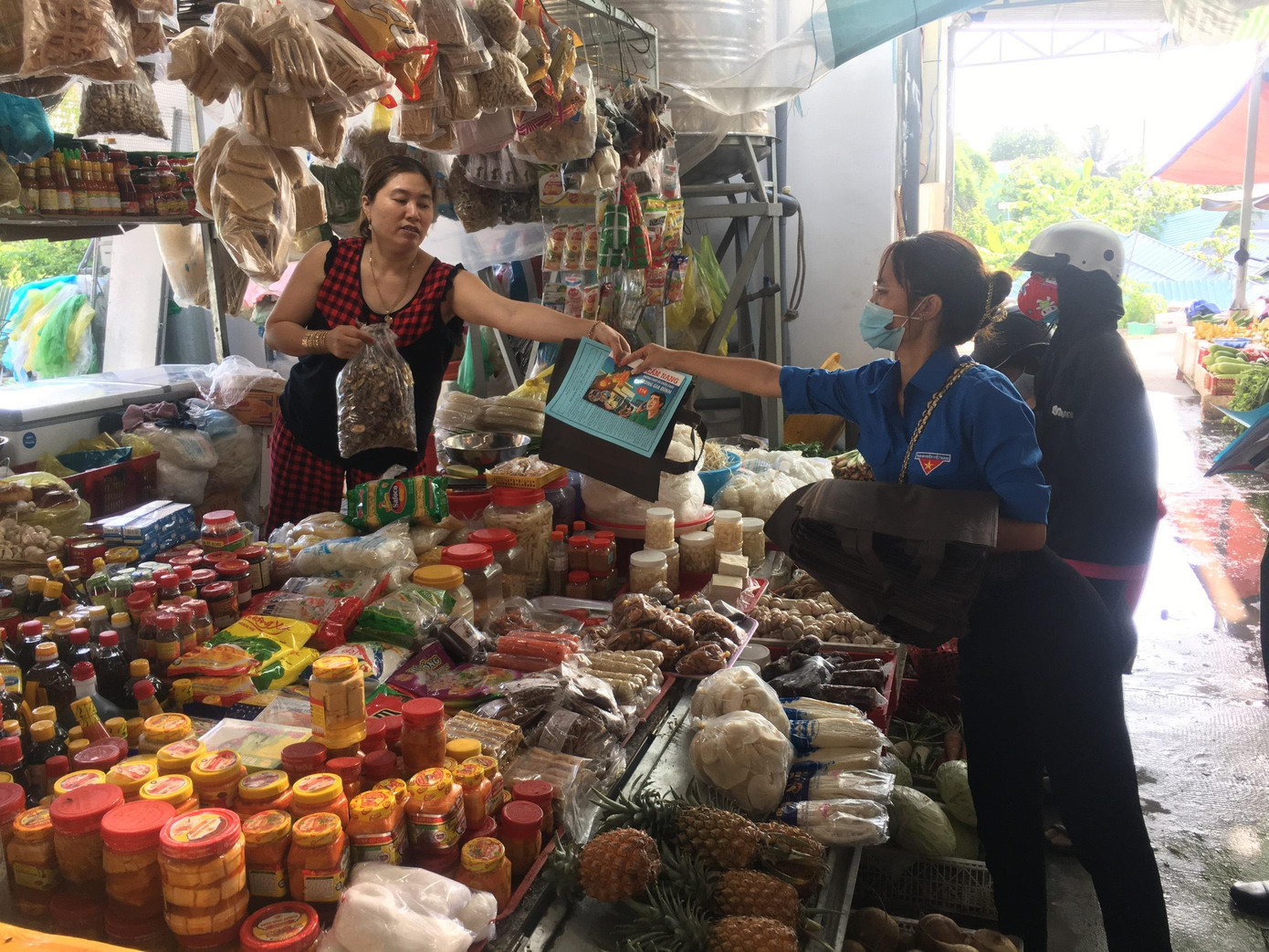 Tuyên truyền người dân tiết kiệm điện