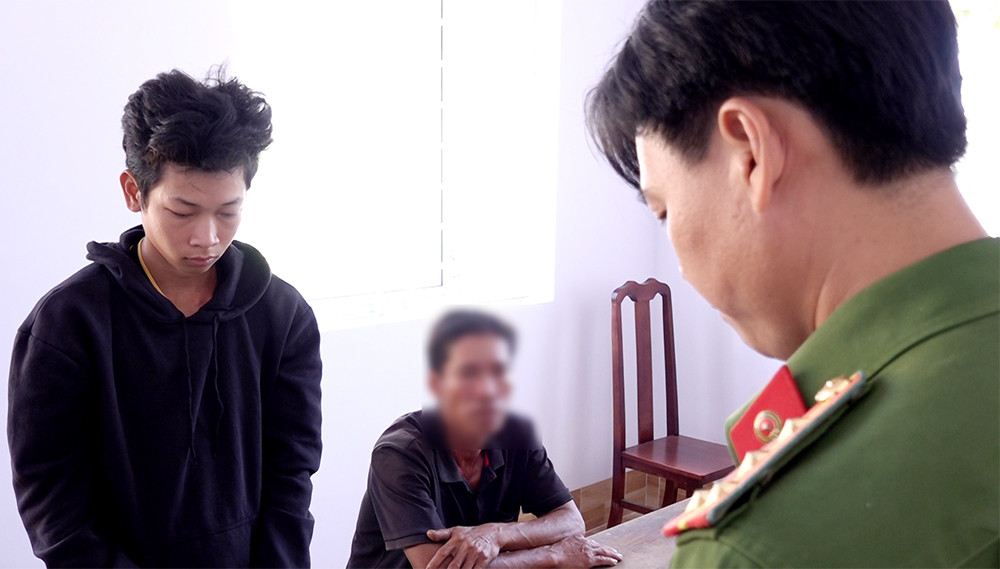 Thi hành lệnh bắt bị can để tạm giam đối với Phạm Thanh Bình Em. Thi hành lệnh bắt bị can để tạm giam đối với Phạm Thanh Bình Em.