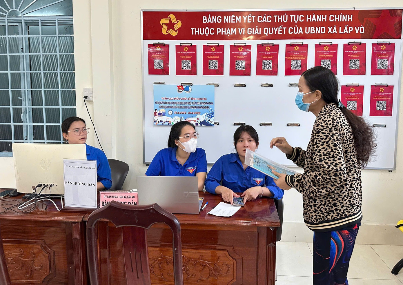 Theo chị Huỳnh Anh, việc đẩy mạnh dịch vụ công trực tuyến không chỉ giúp tiết kiệm thời gian, giảm chi phí cho người dân, còn thúc đẩy quá trình chuyển đổi số cấp cơ sở, hướng đến một nền hành chính hiện đại, minh bạch và hiệu quả hơn. Qua đợt cao điểm này tiếp tục lan tỏa tinh thần xung kích, sáng tạo của tuổi trẻ xã Lấp Vò – luôn sẵn sàng đồng hành cùng chính quyền và phục vụ nhân dân.