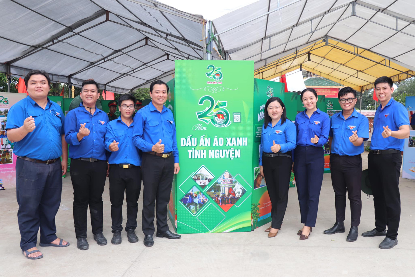 Triển lãm ảnh là dịp để các cấp bộ Đoàn, Hội, đoàn viên, thanh niên, chiến sĩ tình nguyện trong và ngoài tỉnh ôn lại những kỷ niệm, nhìn lại những dấu ấn đáng nhớ trong suốt 25 năm Chiến dịch Thanh niên tình nguyện hè tỉnh Bến Tre và 10 năm Năm Thanh niên tình nguyện. Triển lãm ảnh là dịp để các cấp bộ Đoàn, Hội, đoàn viên, thanh niên, chiến sĩ tình nguyện trong và ngoài tỉnh ôn lại những kỷ niệm, nhìn lại những dấu ấn đáng nhớ trong suốt 25 năm Chiến dịch Thanh niên tình nguyện hè tỉnh Bến Tre và 10 năm Năm Thanh niên tình nguyện.