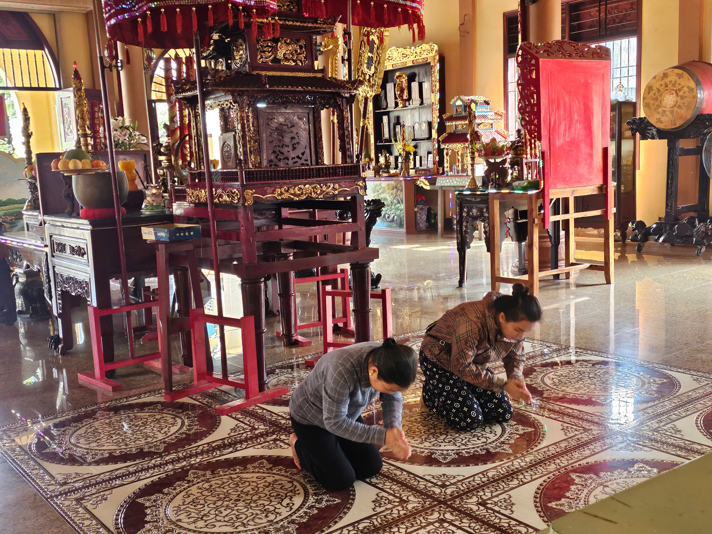 Ông bà Đỗ Công Tường đã mất 205 năm nhưng nhân dân vẫn luôn tôn kính, tri ân và thờ phụng trang nghiêm. Ảnh: Hòa Hội