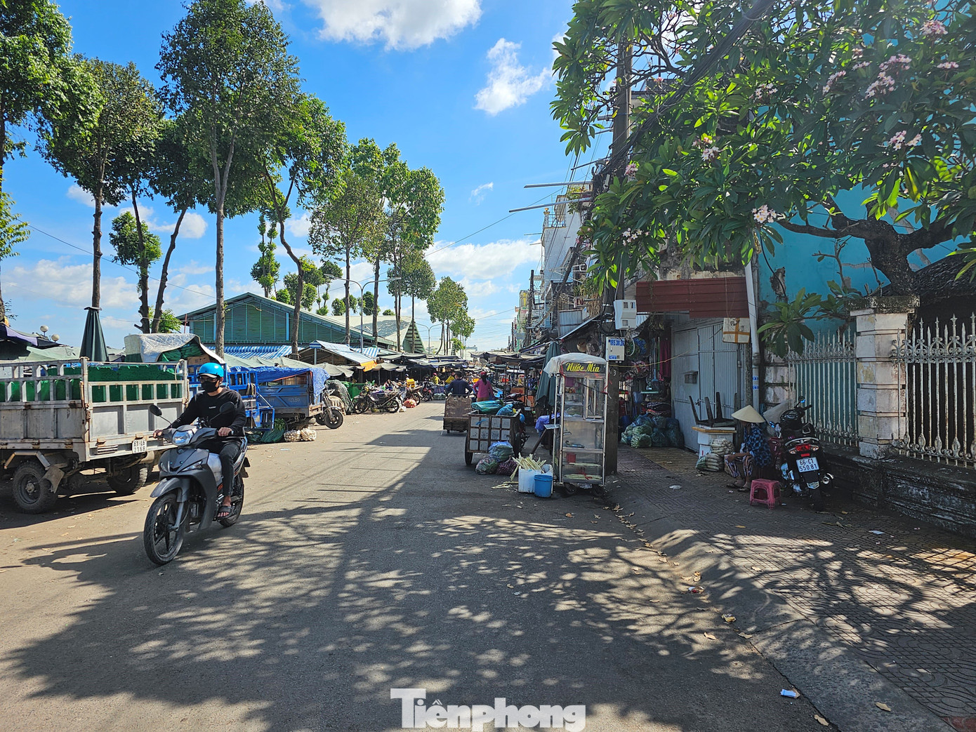 Nhà cổ nằm ngay trước chợ Sa Đéc. Ảnh: Hòa Hội.