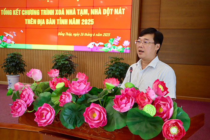 Bí thư Tỉnh uỷ Đồng Tháp - Lê Quốc Phong phát biểu tại hội nghị. Bí thư Tỉnh uỷ Đồng Tháp - Lê Quốc Phong phát biểu tại hội nghị.