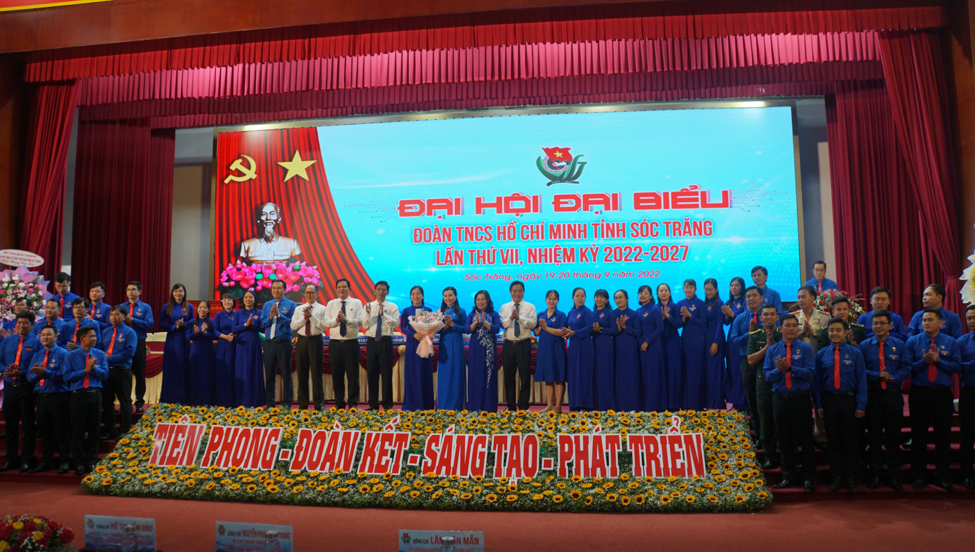 Ban Chấp hành Tỉnh Đoàn Sóc Trăng nhiệm kỳ 2022 - 2027 ra mắt đại hội. Ảnh: Hòa Hội Ban Chấp hành Tỉnh Đoàn Sóc Trăng nhiệm kỳ 2022 - 2027 ra mắt đại hội. Ảnh: Hòa Hội