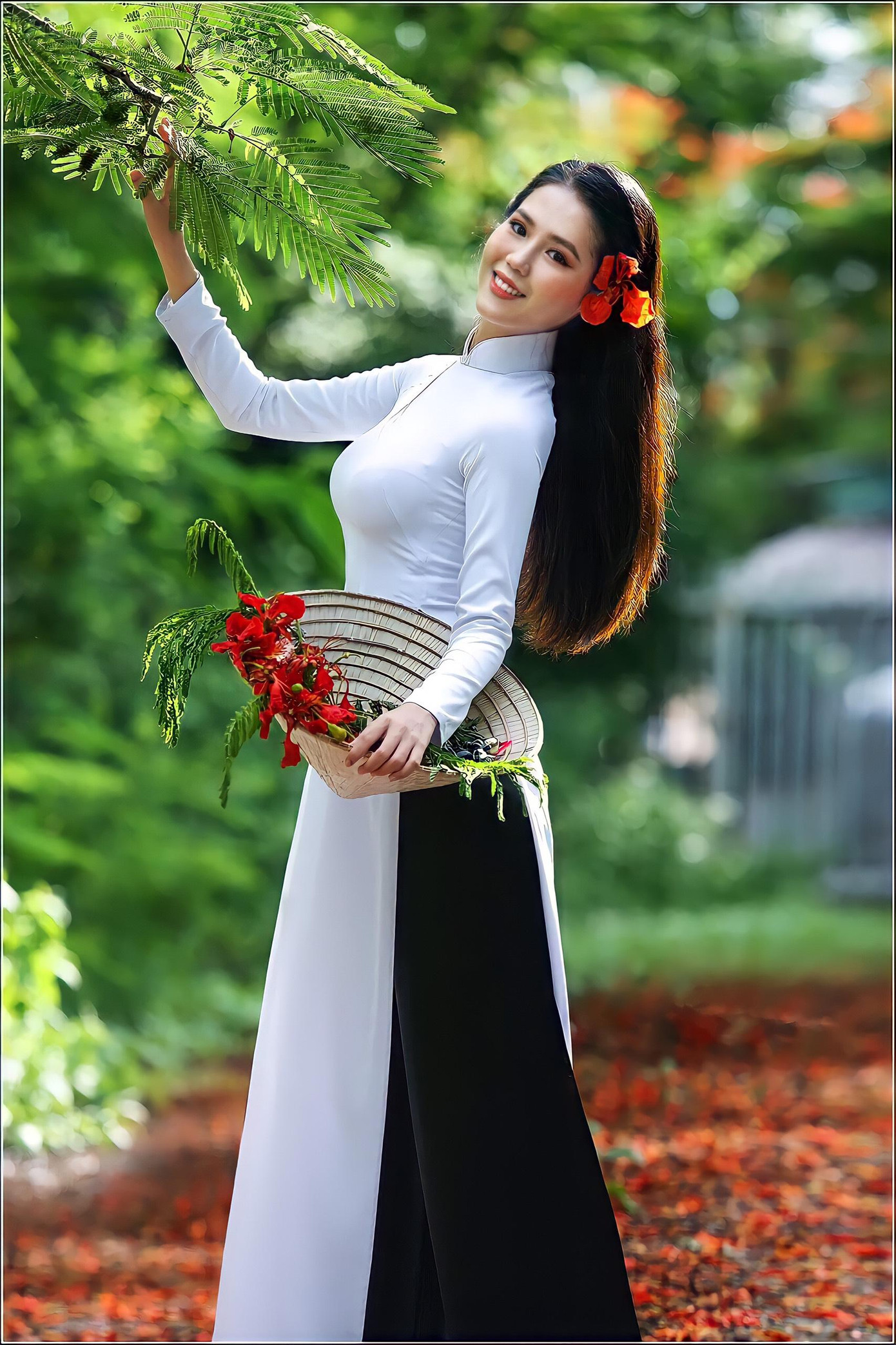 Mỹ Phụng rất năng động, thích trải nghiệm, học hỏi, giao lưu; từ nhỏ đã thích các cuộc thi sắc đẹp. Bước vào năm nhất đại học, cô đăng ký và quyết tâm muốn tỏa sáng để thử thách bản thân qua cuộc thi Hoa khôi đại học Nam Cần Thơ 2021.