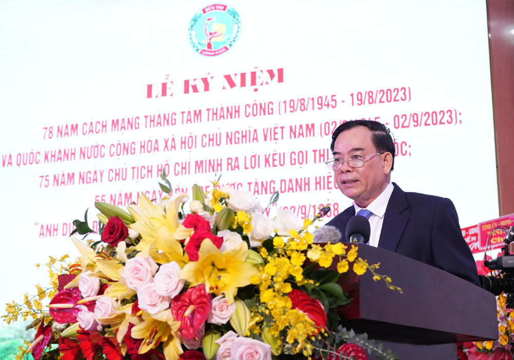 Ông Trần Ngọc Tam, Chủ tịch UBND tỉnh Bến Tre phát biểu tại buổi lễ. Ảnh: Phương Thảo. Ông Trần Ngọc Tam, Chủ tịch UBND tỉnh Bến Tre phát biểu tại buổi lễ. Ảnh: Phương Thảo.