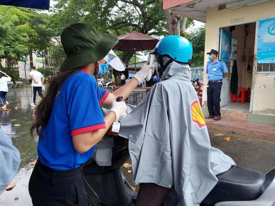 Đội “Tiếp sức mùa thi” khảo sát, giới thiệu quán ăn, chỗ trọ cho thí sinh, thông tin về các nội dung liên quan đến kỳ thi THPT, hỗ trợ thí sinh giữ dụng cụ cá nhân, hướng dẫn sơ đồ phòng thi và số báo danh cho thí sinh. Đồng thời, hỗ trợ các biện pháp phòng, chống dịch COVID-19 cho thí sinh.